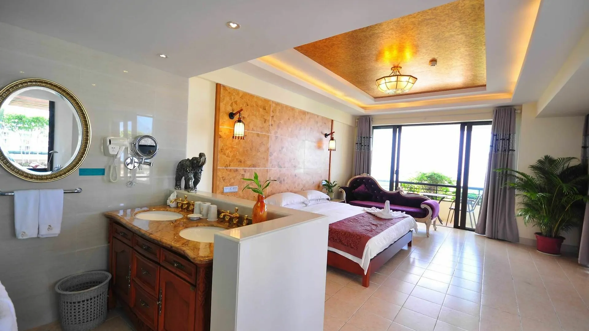 Palm Beach Resort&Spa Sanya 3*,  China
